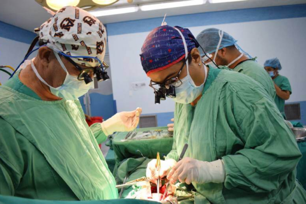 Fortalecen neurocirugías pediátricas con tecnología de punta en Hospital La Mascota