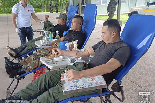 Ejército de Nicaragua dona sangre para salvar vidas