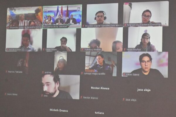 Encuentro virtual fortalece compromiso de jóvenes becados con la paz y la Revolución