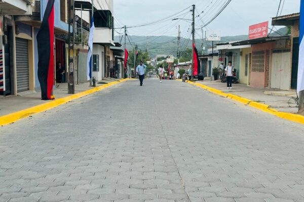 Más Conectividad y Progreso: Calles y Caminos para el Pueblo