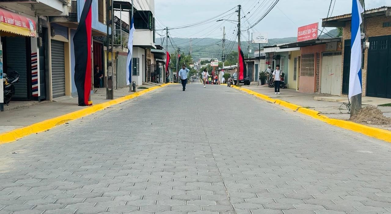 Más Conectividad y Progreso: Calles y Caminos para el Pueblo