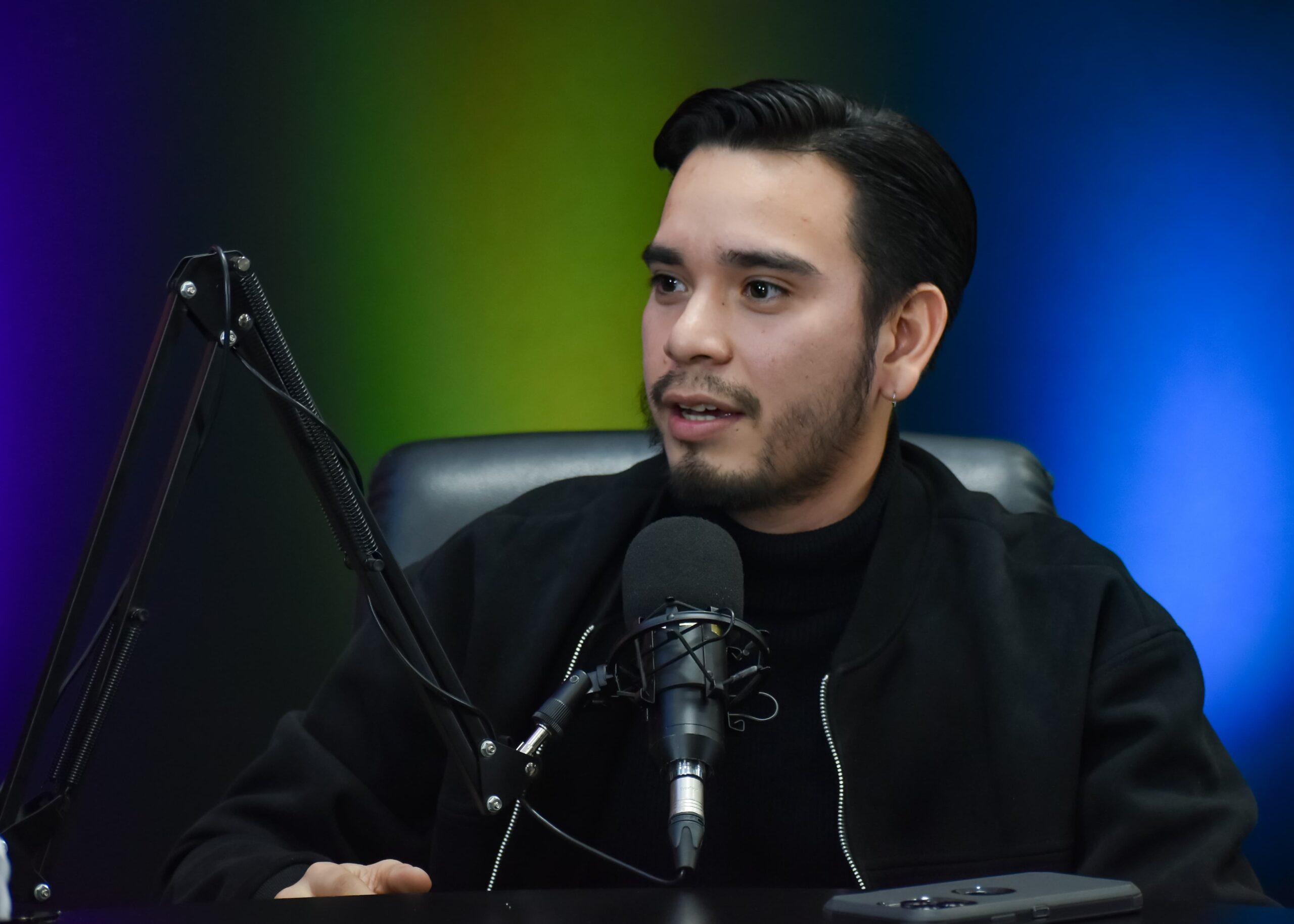 Rojinegro: El emprendimiento juvenil que viste la historia de Nicaragua