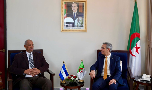 Clausuran foro sobre crímenes coloniales en Argel