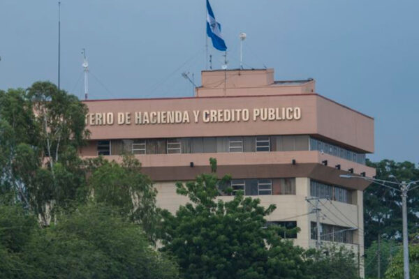 Nuevo ministro de Hacienda garantizará continuidad en el trabajo