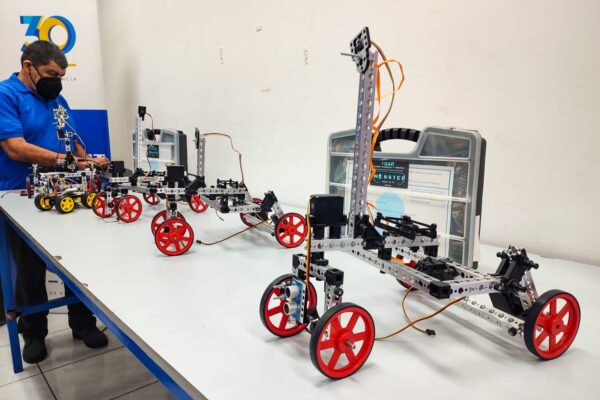 Lanzan programa “Robotec” para impulsar la robótica con Arduino en la juventud nicaragüense