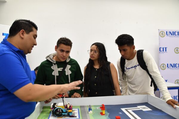 JUVENTUD PROTAGONISTA DE CONOCIMIENTOS TECNOLÓGICOS