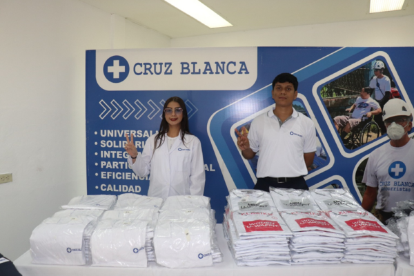 Cruz Blanca entregará uniformes a su personal en una jornada de fortalecimiento institucional