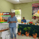 Capacitan a productores de Nueva Guinea en métodos de poda para mejorar cultivo de cacao