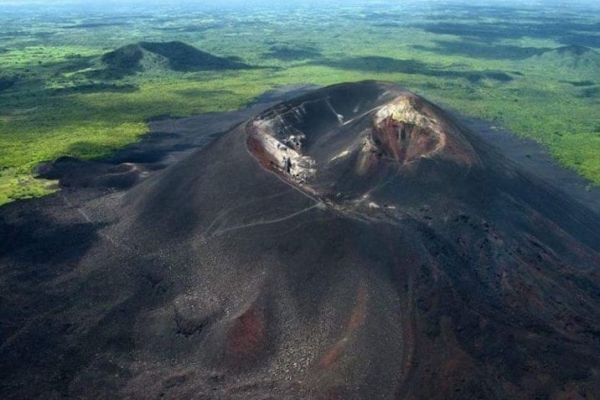 Cerro Negro: historia, naturaleza y aventura en el volcán más joven de Centroamérica