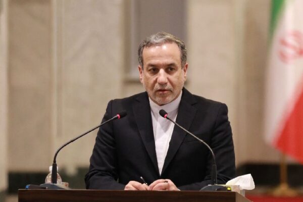 Canciller iraní responsabiliza a agresores por crimen terrorista contra autoridades yemeníes