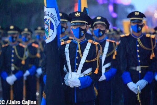 Policía Nacional celebra 46 años con ascensos de comisionados