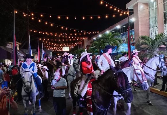 Jinotepe inaugura el primer encuentro nacional de Novias Hípicas