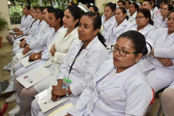Especialistas en Enfermería perinatal se gradúan este 24 de septiembre para fortalecer la salud materna