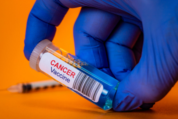 Rusia lanzará ensayos de vacunas personalizadas contra el cáncer en un mes y medio