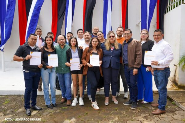 Comunicadores sandinistas culminan formación con Sputnik