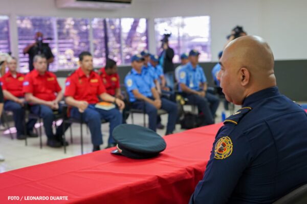 Bomberos inician capacitación sobre incidentes con materiales peligrosos