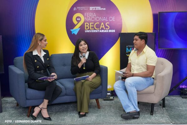 Juventud que avanza: presentan más de 36 mil becas para el 2026