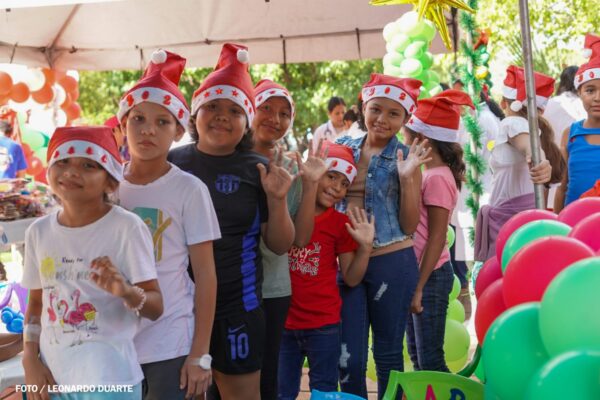 Hospital Infantil La Mascota celebra jornada navideña para niñas y niños en atención médica