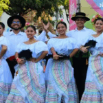 Masaya realiza el baile más grande de marimba con miles de parejas