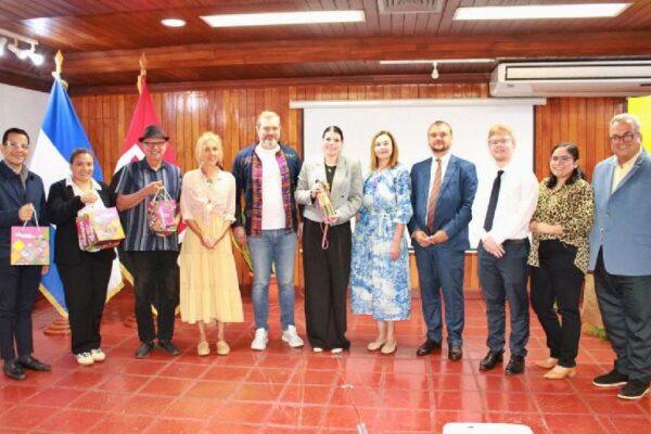 Nicaragua y Rusia Fortalecen Lazos Culturales y Creativos en Encuentro con Casa de América Latina