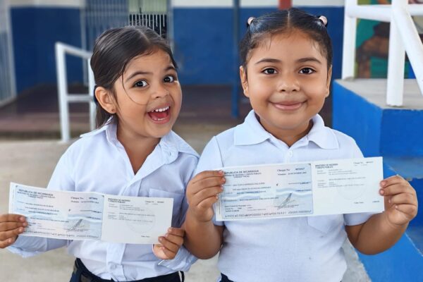 Gobierno Sandinista fortalece la educación con entrega de más de 50 mil bonos presidenciales