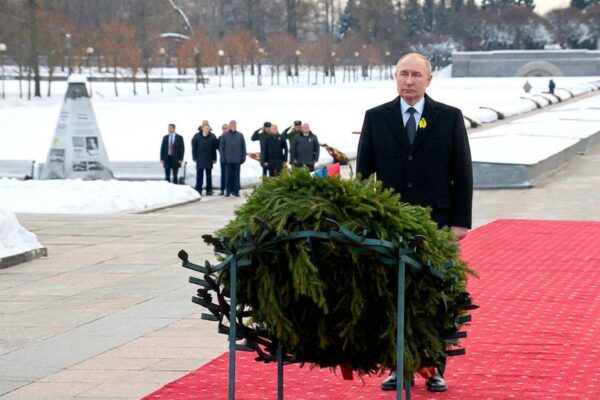 Putin rinde homenaje a las víctimas del bloqueo de Leningrado