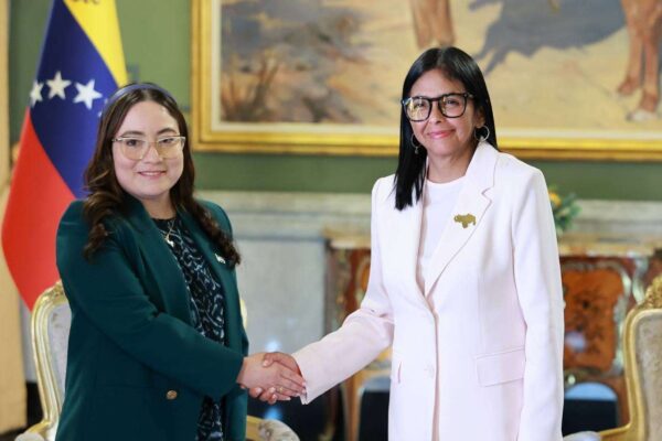 Nicaragua fortalece hermandad con Venezuela al acreditar nueva Embajadora en Caracas