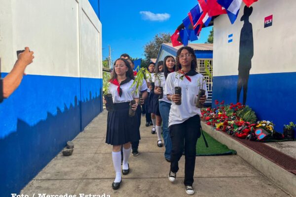 Movimiento estudiantil honra legado del general Sandino con siembra simbólica de árboles