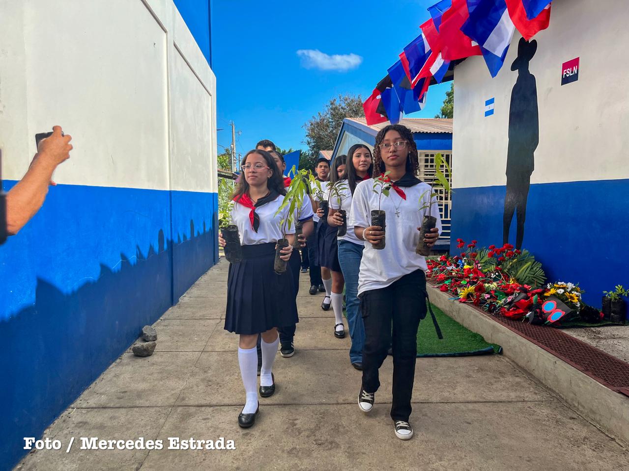 Movimiento estudiantil honra legado del general Sandino con siembra simbólica de árboles