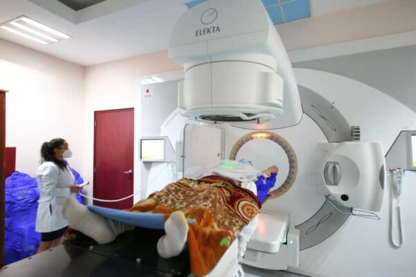 Nuevo programa de radiofármacos brinda más esperanza a mujeres en la detección del cáncer