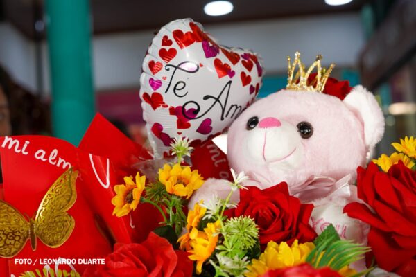 Amor y amistad se viven con ofertas en el Mercado Israel Lewites