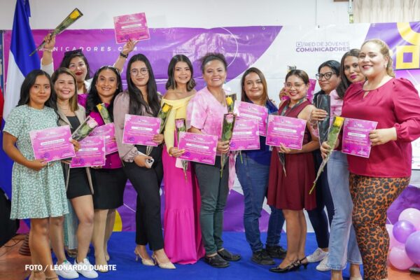 Reconocen a mujeres comunicadoras por su aporte a la verdad informativa