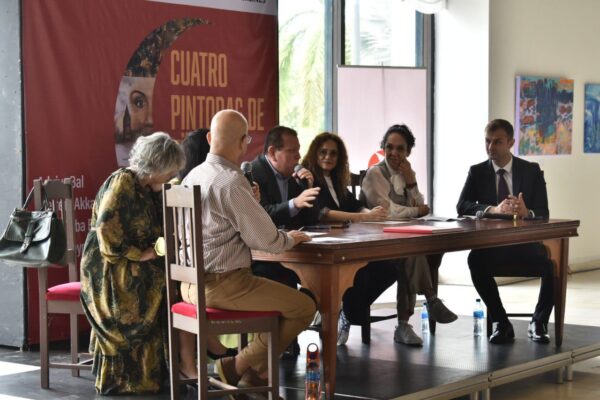 Pintoras de Türkiye dialogan con jóvenes artistas nicaragüenses