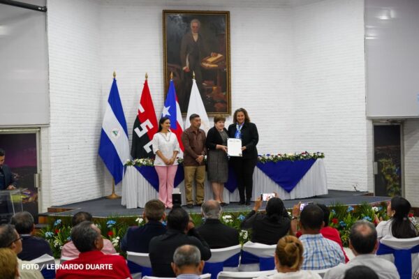 Managua declara huésped distinguida a hija del evangelista Yiye Ávila