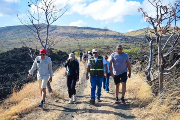 Tiangue y senderismo en volcán Masaya
