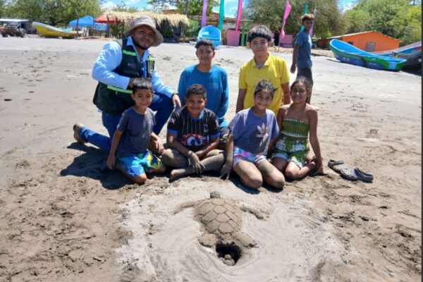 Tortuguillos en la Flor y Chacocente