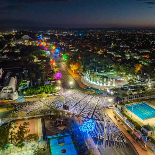 Foto de Imágenes aéreas del acto central de Abril: Mes de la Paz