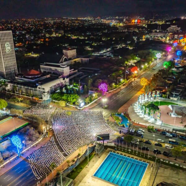 Foto de Imágenes aéreas del acto central de Abril: Mes de la Paz