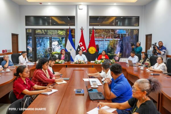 Nicaragua fortalece la comprensión lectora con congreso nacional y expertos internacionales
