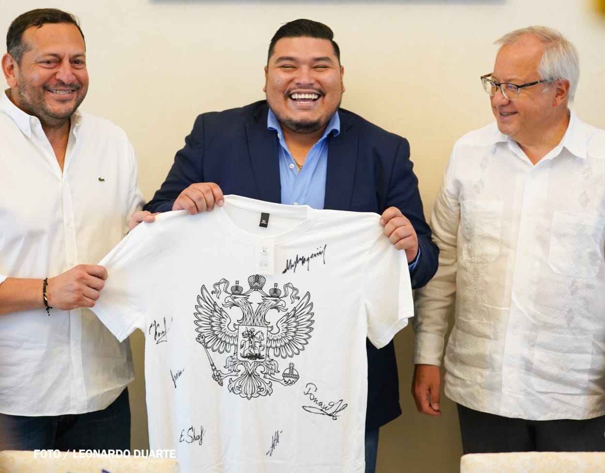 Embajada de Rusia recibe a FENIFUT tras partido en Krasnodar