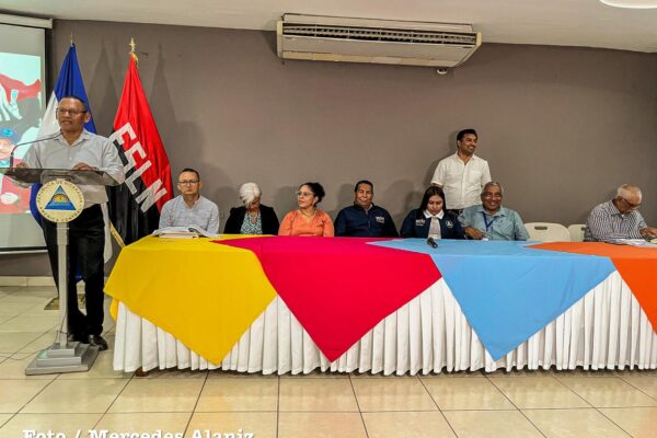 Nicaragua impulsa educación intercultural bilingüe junto a docentes del Caribe