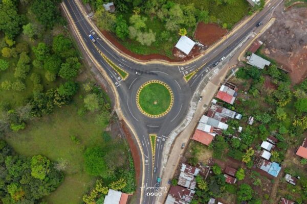 Inauguran 20 kilómetros de carretera entre Wana Wana y San Pedro en Paiwas