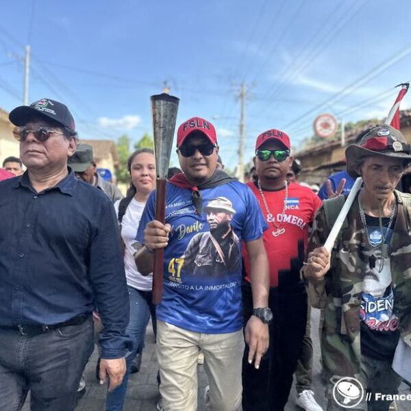 Foto de Recorrido de la Antorcha de la Inmortalidad rinde homenaje al Comandante Germán Pomares