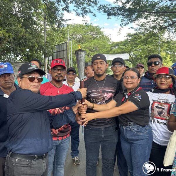 Foto de Recorrido de la Antorcha de la Inmortalidad rinde homenaje al Comandante Germán Pomares