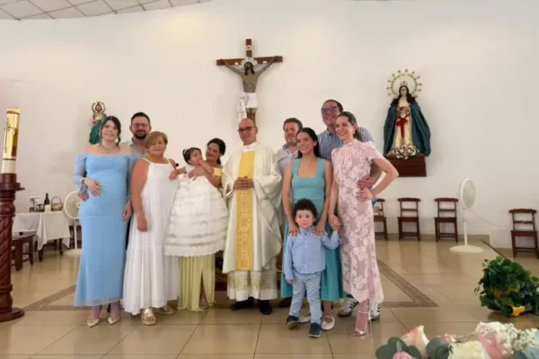 Sagrado Bautismo de Yamila Alí Daana Ortega fortalece la fe y la unión familiar