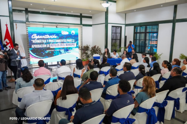 Managua fortalece orden urbano y facilita procesos para emprendedores y negocios con capacitación sobre rótulos