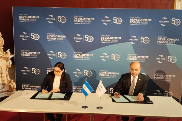 Nicaragua firma acuerdo para rehabilitar carretera Empalme Telica – Malpaisillo – Empalme San Isidro