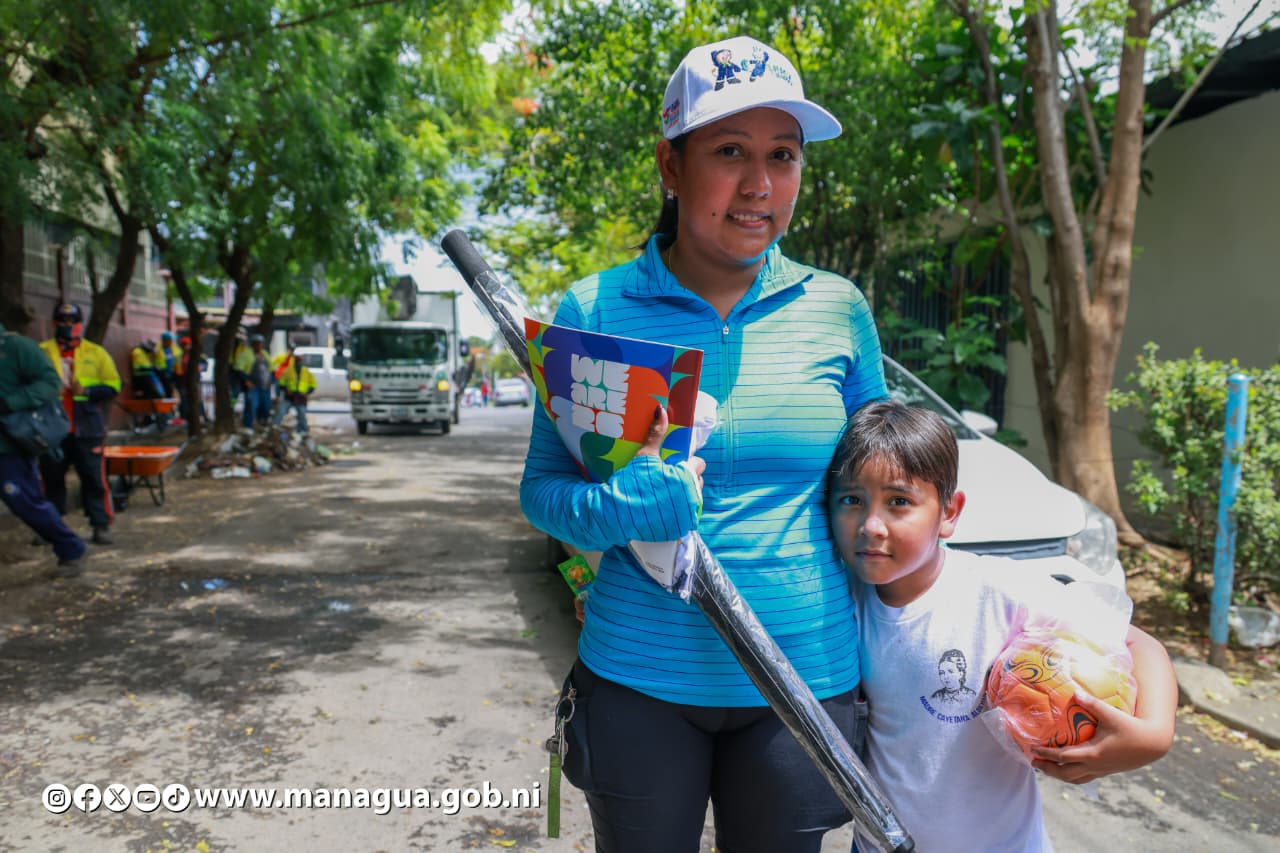 Madres de familia lideran recuperación de espacio afectado por la basura en el barrio Unidad de Propósito