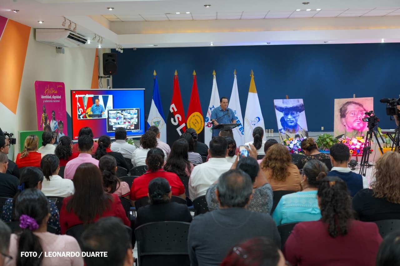 Docentes de todo el país recibirán formación permanente en historia e identidad nacional
