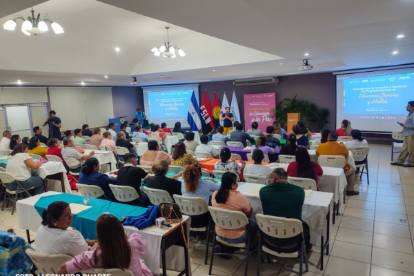 Más de 2 mil maestros de educación de jóvenes y adultos fortalecerán sus competencias pedagógicas y tecnológicas